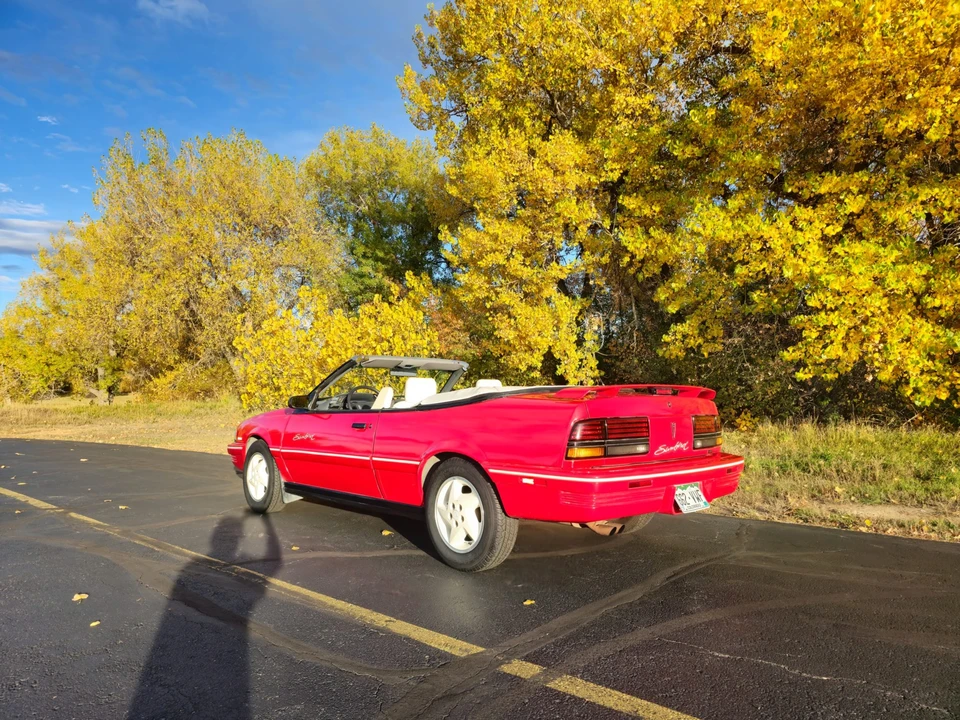 1992 Pontiac Sunbird - Image 13 of 31