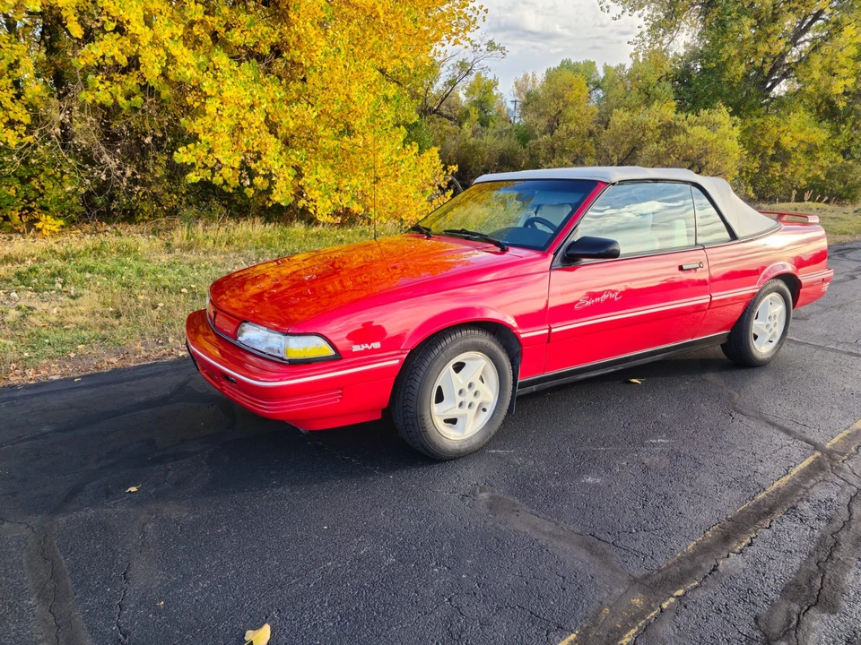 1992 Pontiac Sunbird - Image 2 of 31
