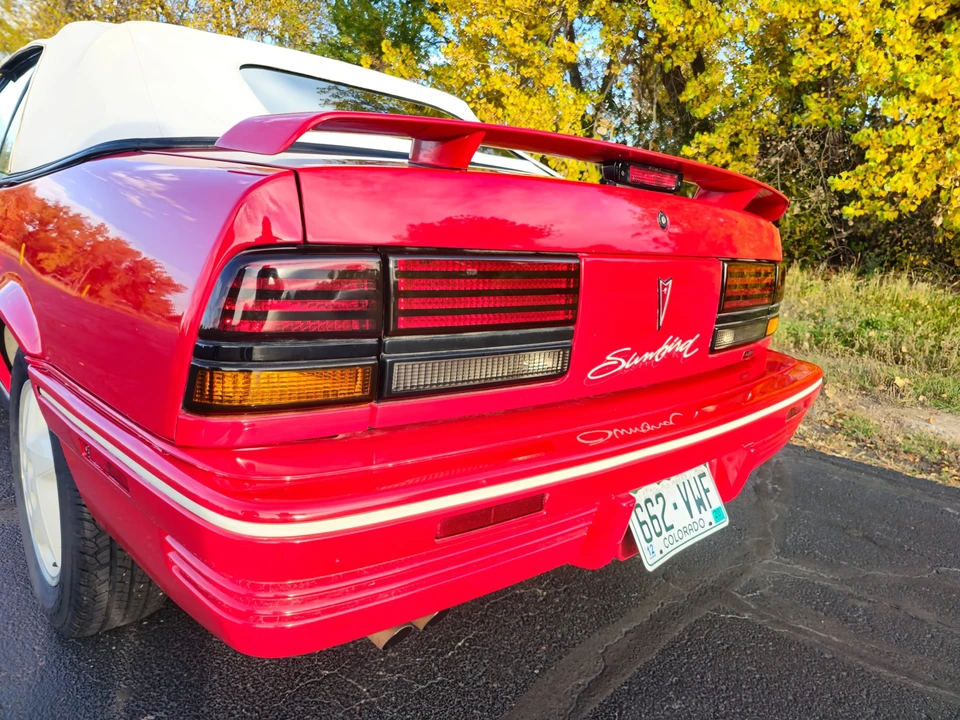 1992 Pontiac Sunbird - Image 19 of 31