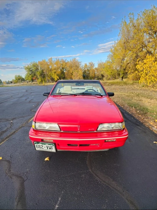 1992 Pontiac Sunbird - Image 15 of 31