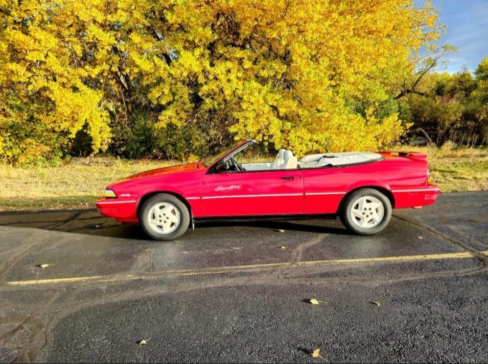 1992 Pontiac Sunbird - Image 12 of 31