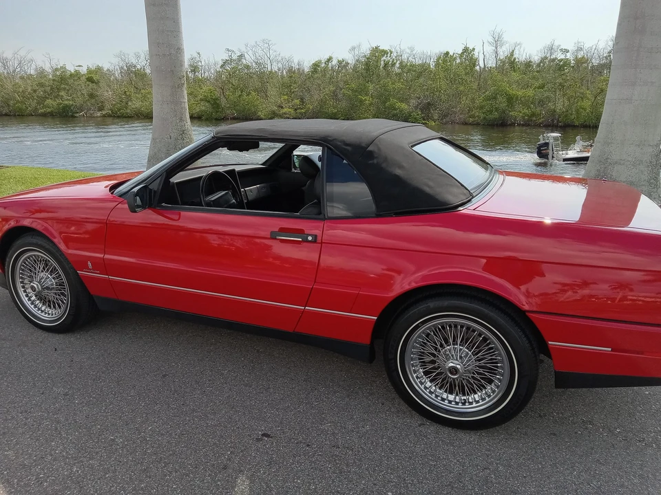 1993 Cadillac Allante - Image 10 of 31