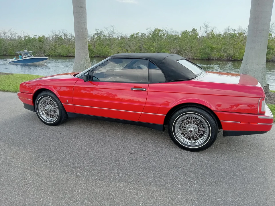 1993 Cadillac Allante - Image 11 of 31