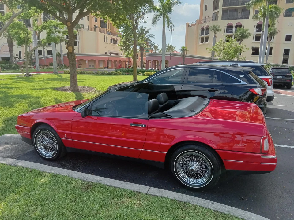 1993 Cadillac Allante - Image 9 of 31