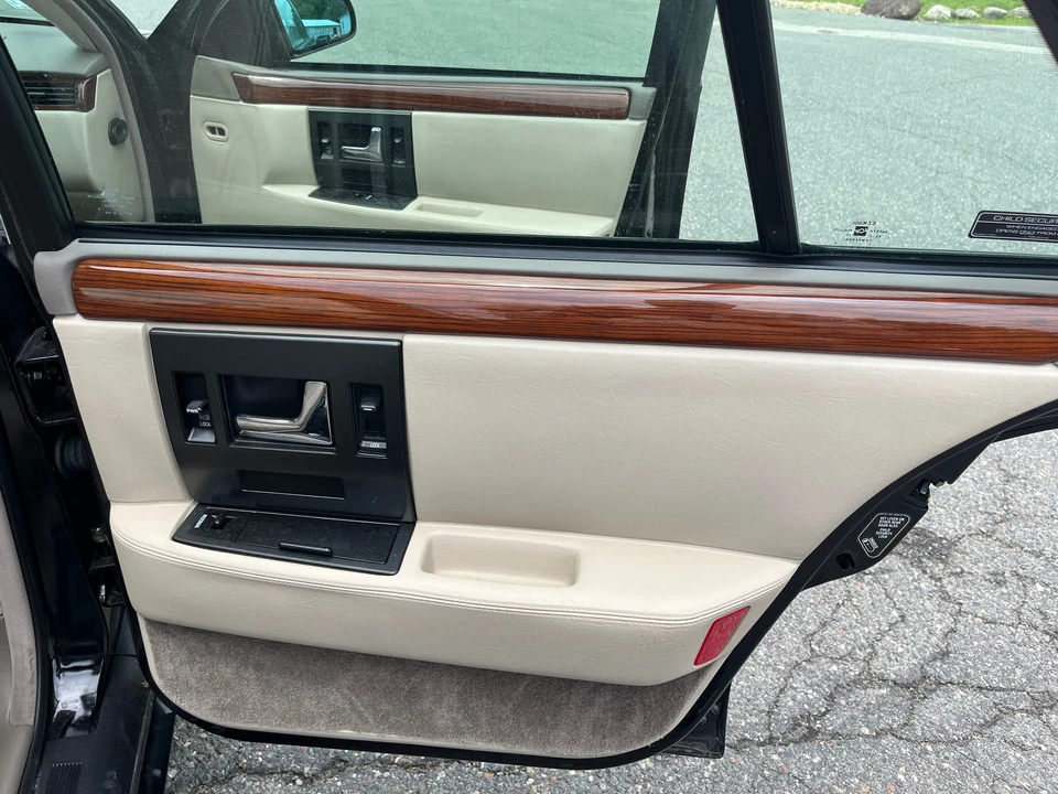 1993 Cadillac Seville - Image 30 of 31