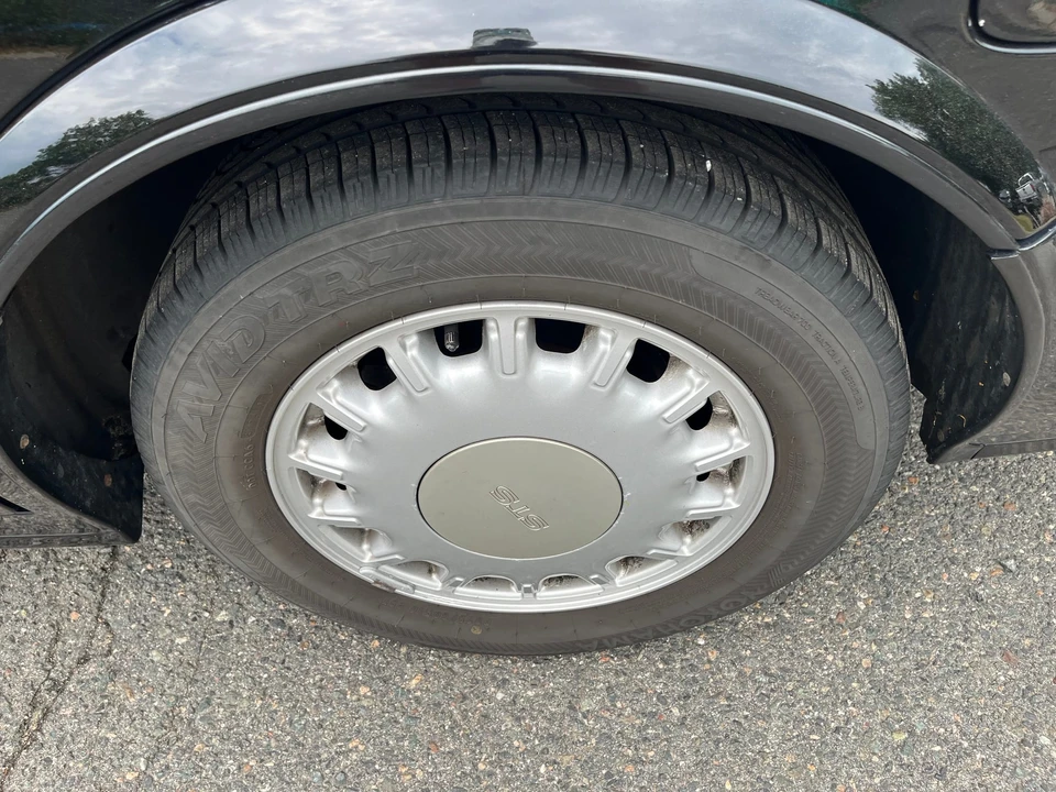 1993 Cadillac Seville - Image 22 of 31