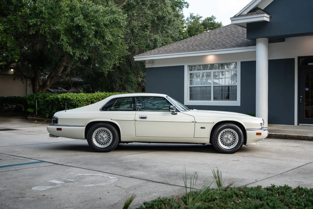 1994 Jaguar XJS Facelift V12 - Image 12 of 31