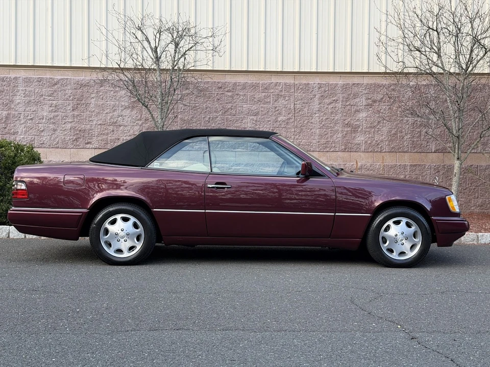 1995 Mercedes-Benz W124 E-Class - Image 8 of 31