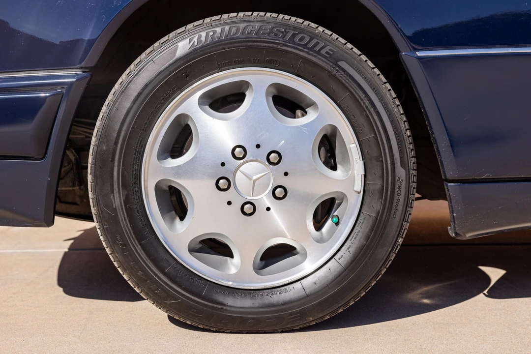 1995 Mercedes-Benz W124 E-Class - Image 30 of 31