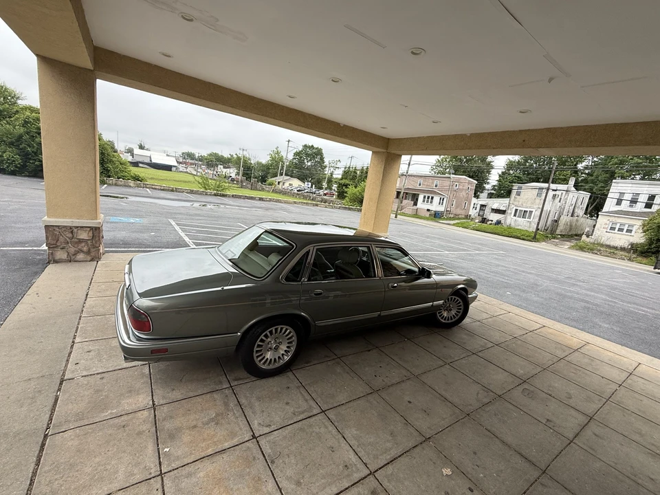 1996 Jaguar X300 XJ - Image 14 of 31