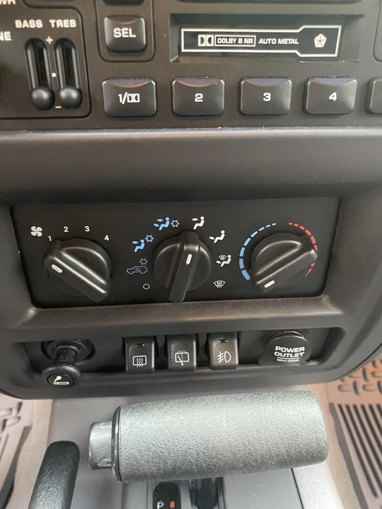 1998 Jeep XJ Cherokee - Image 28 of 31