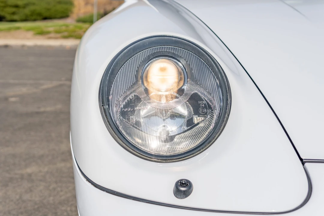 1998 Porsche 993 Carrera - Image 16 of 31