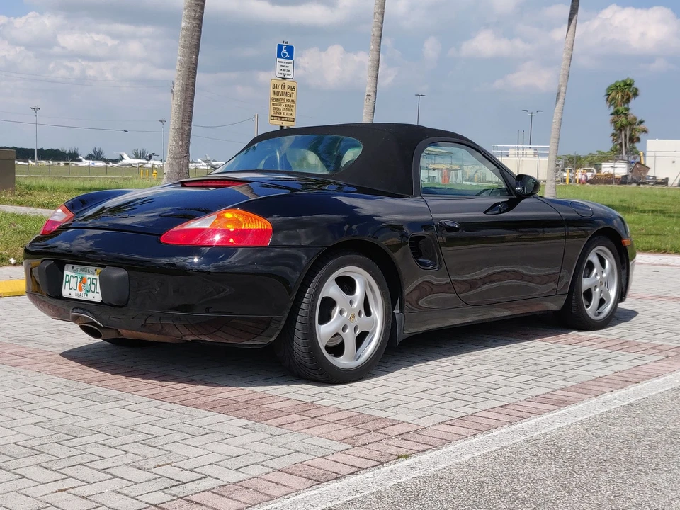 1998 Porsche 986 Boxster - Image 24 of 31