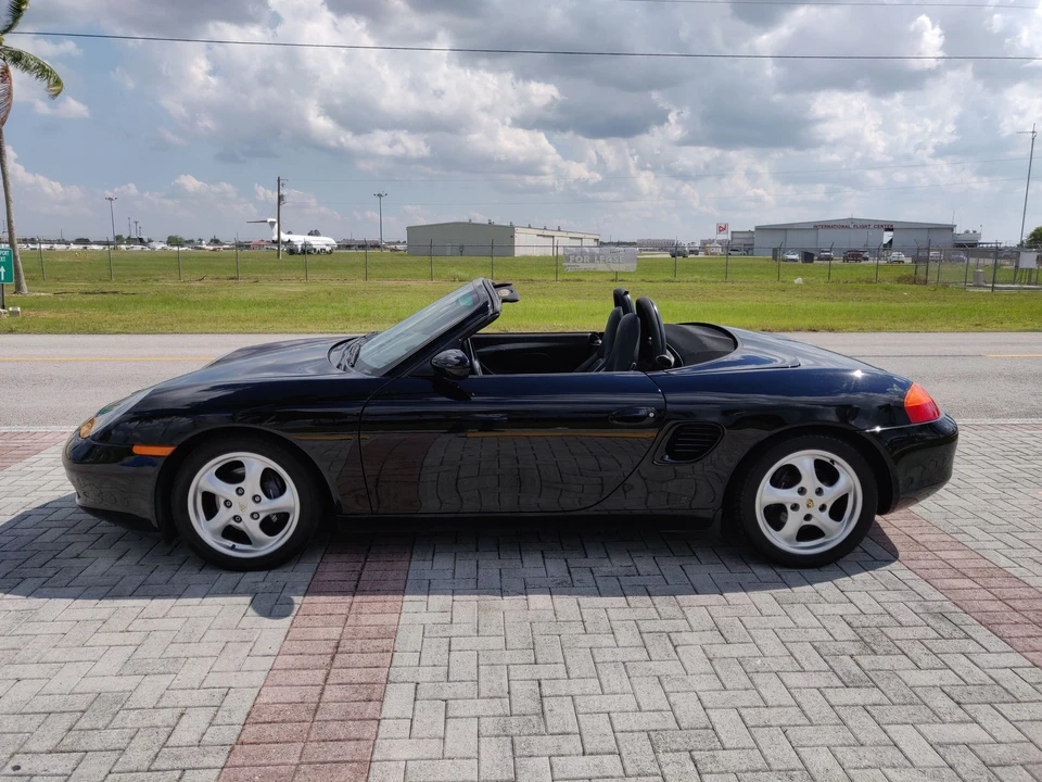 1998 Porsche 986 Boxster - Image 11 of 31