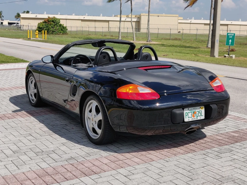 1998 Porsche 986 Boxster - Image 9 of 31