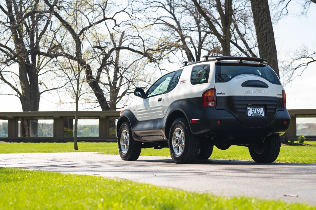 1999 Isuzu VehiCROSS - Image 17 of 31