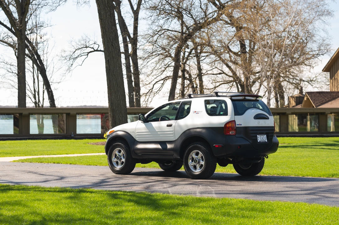 1999 Isuzu VehiCROSS - Image 15 of 31