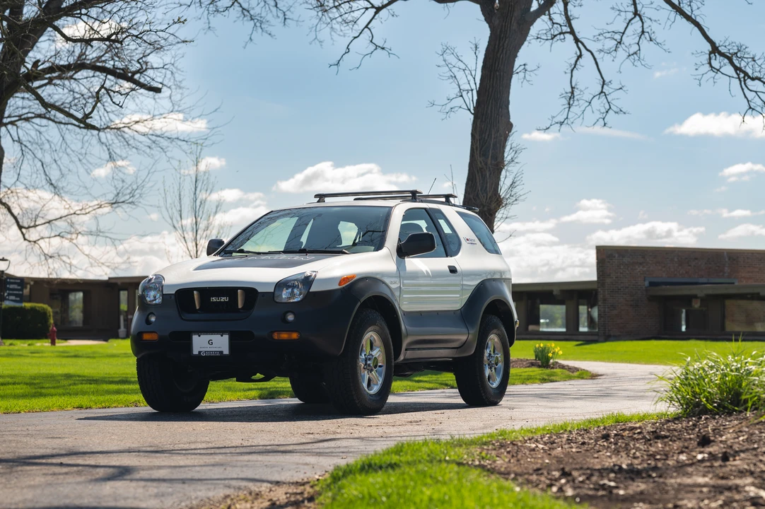 1999 Isuzu VehiCROSS - Image 3 of 31