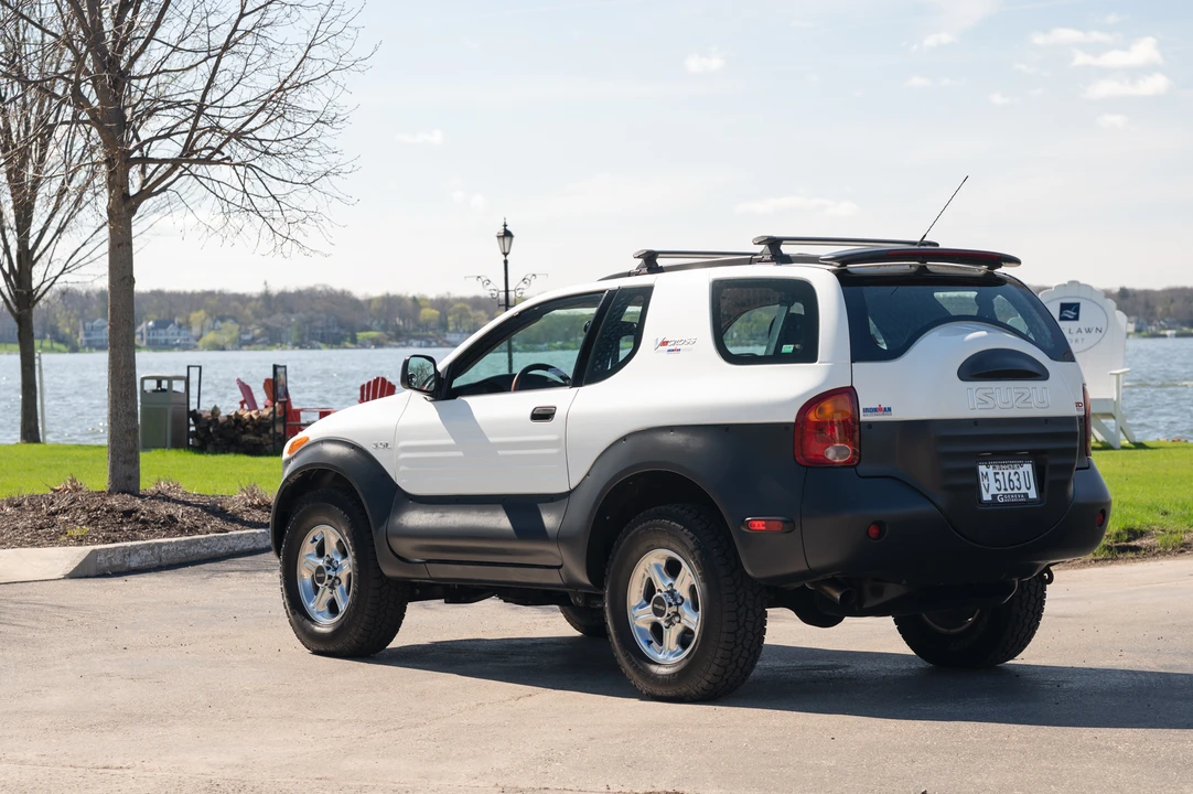 1999 Isuzu VehiCROSS - Image 16 of 31