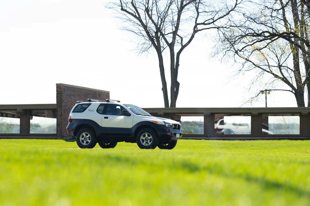1999 Isuzu VehiCROSS - Image 30 of 31