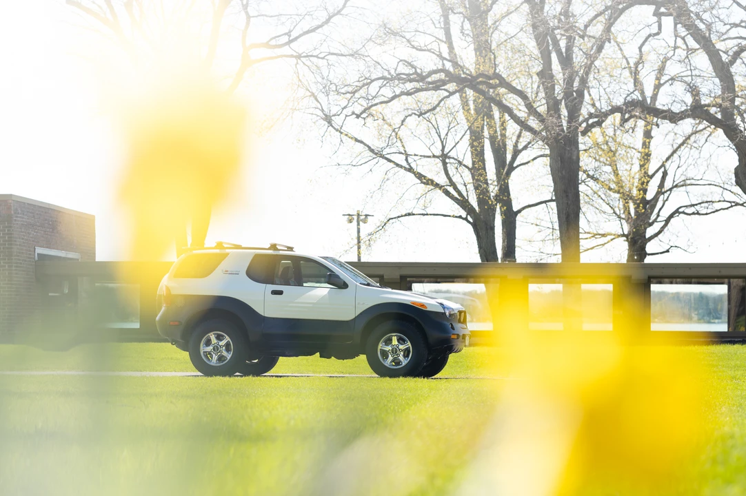 1999 Isuzu VehiCROSS - Image 24 of 31