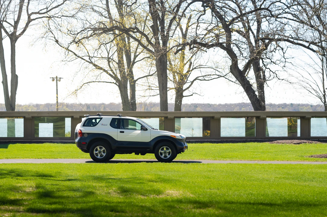 1999 Isuzu VehiCROSS - Image 23 of 31