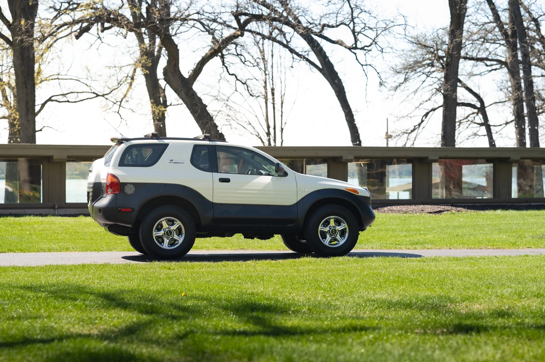 1999 Isuzu VehiCROSS - Image 21 of 31