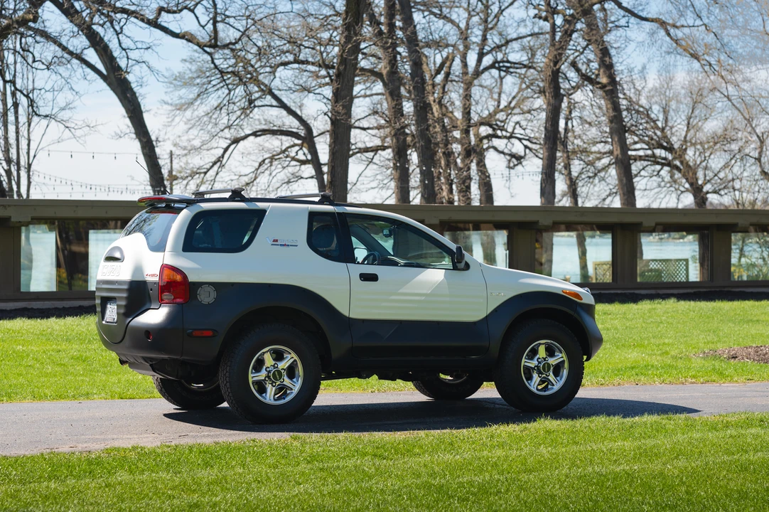 1999 Isuzu VehiCROSS - Image 20 of 31