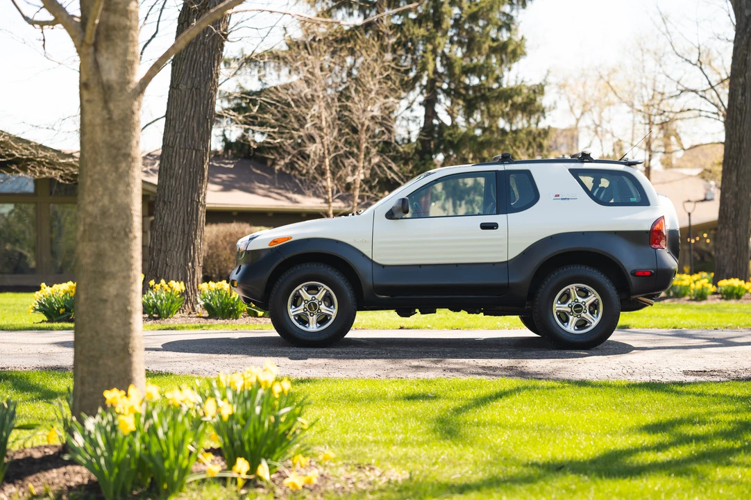 1999 Isuzu VehiCROSS - Image 10 of 31