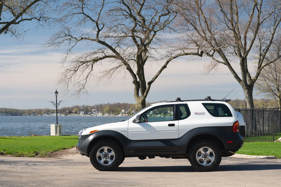 1999 Isuzu VehiCROSS - Image 8 of 31