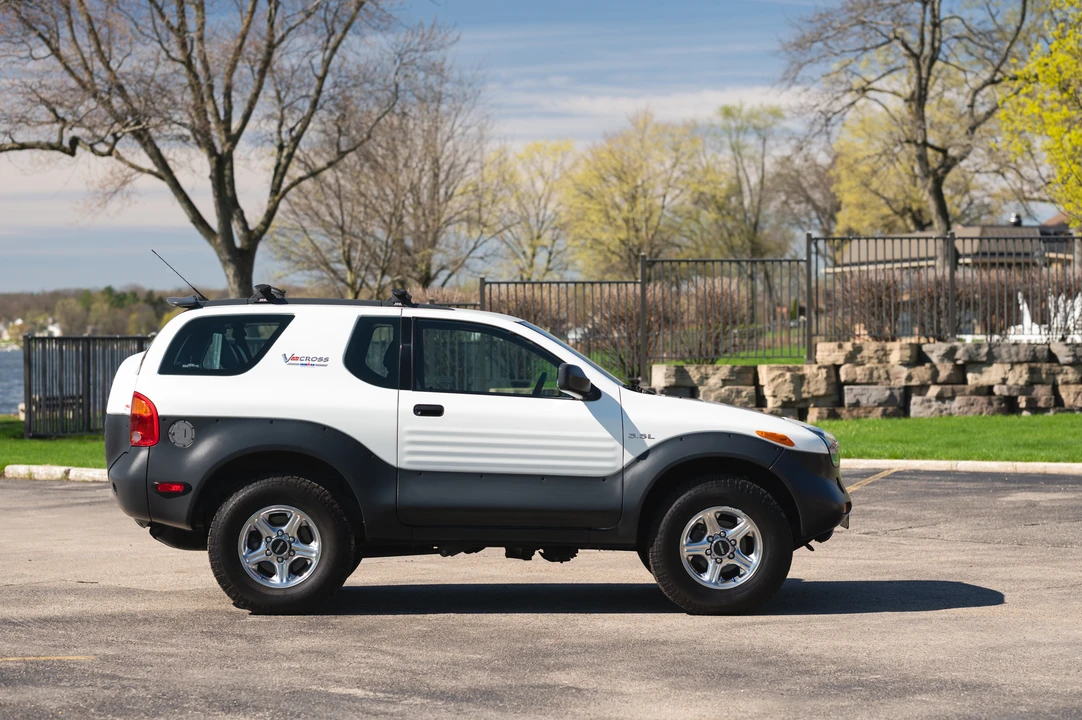 1999 Isuzu VehiCROSS - Image 25 of 31
