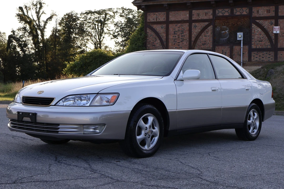 1999 Lexus ES 3rd Gen - Image 2 of 31
