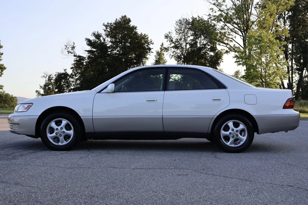 1999 Lexus ES 3rd Gen - Image 14 of 31