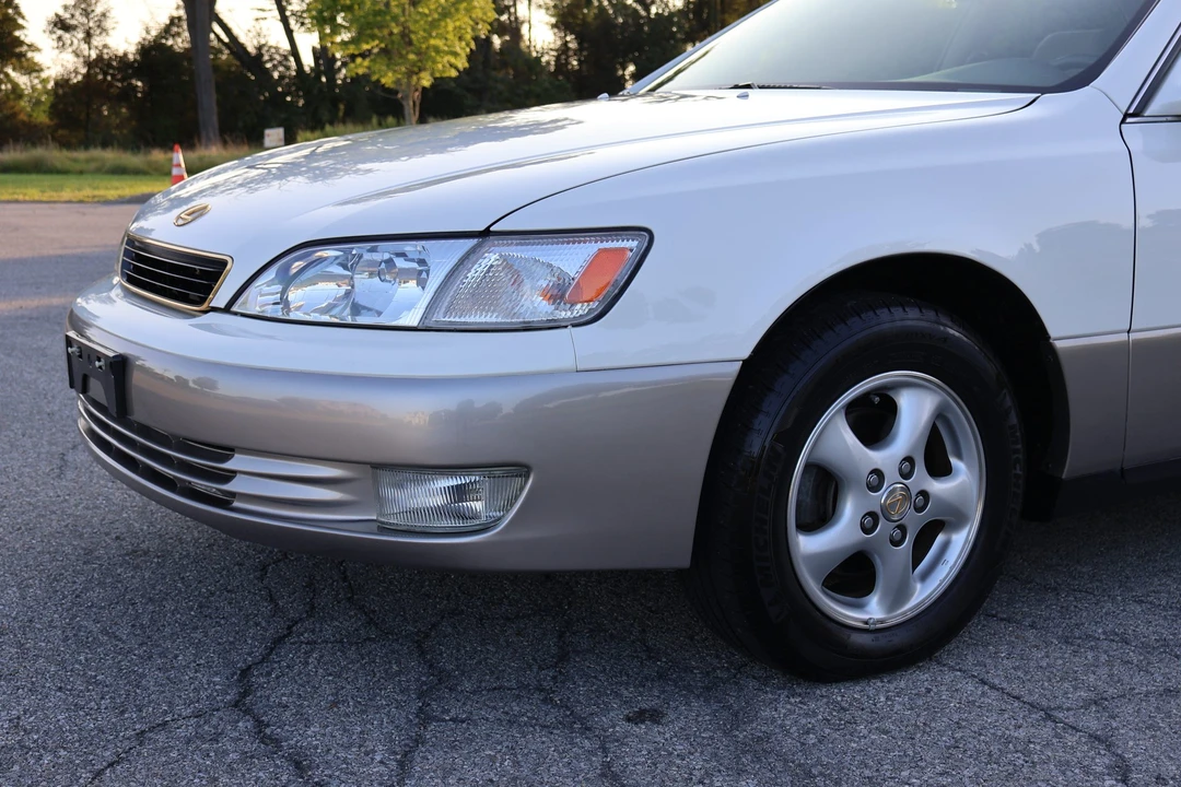1999 Lexus ES 3rd Gen - Image 17 of 31