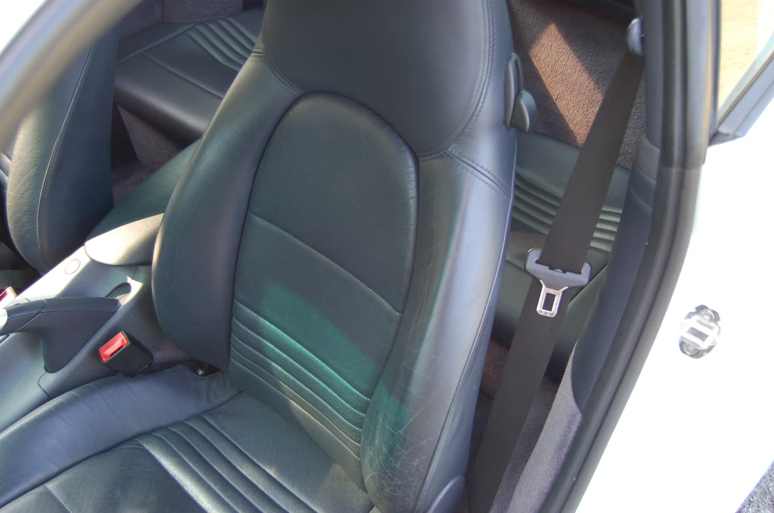 1999 Porsche 996 Carrera - Image 24 of 31