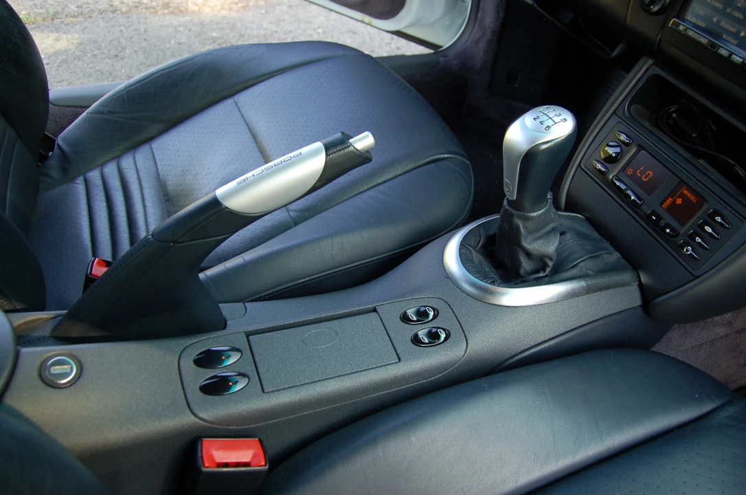 1999 Porsche 996 Carrera - Image 25 of 31