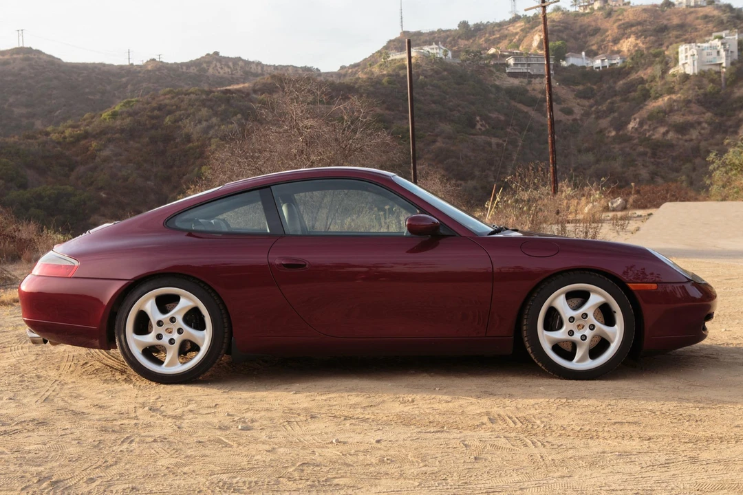 1999 Porsche 996 Carrera - Image 12 of 31