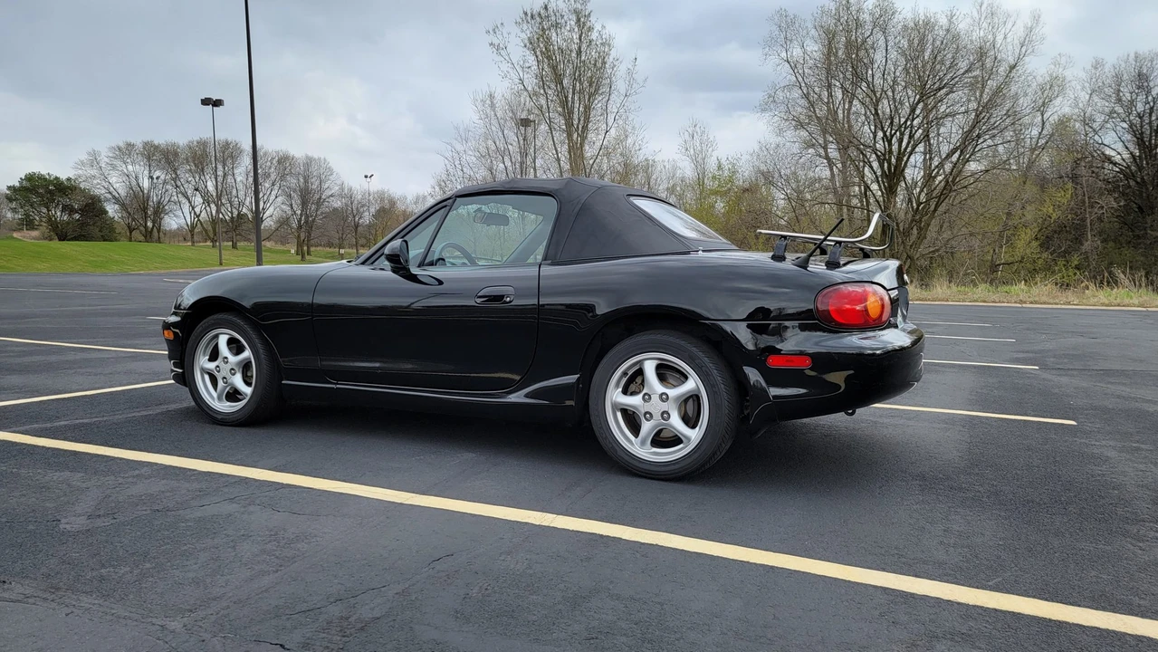 2000 Mazda NB MX-5 Miata - Image 16 of 31
