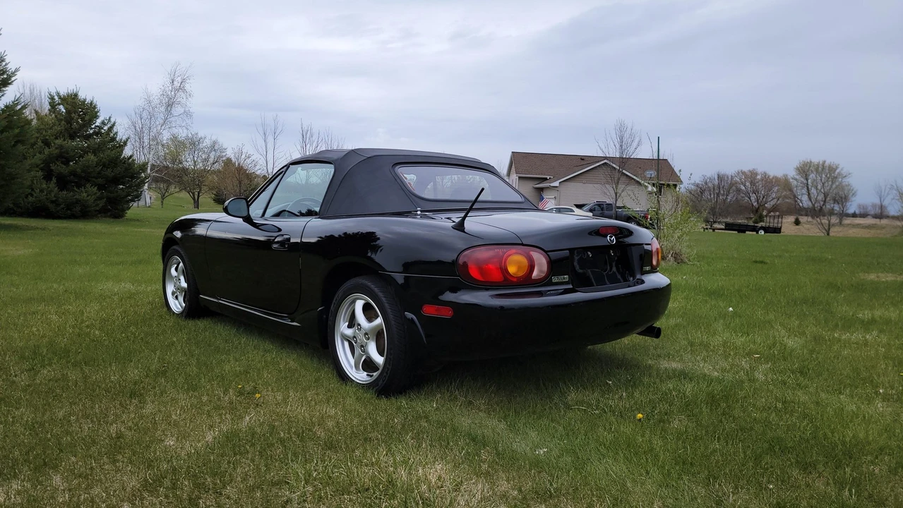 2000 Mazda NB MX-5 Miata - Image 20 of 31
