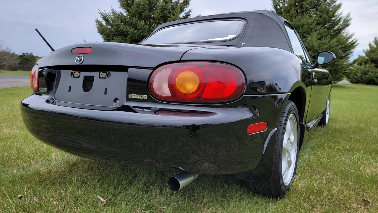 2000 Mazda NB MX-5 Miata - Image 29 of 31