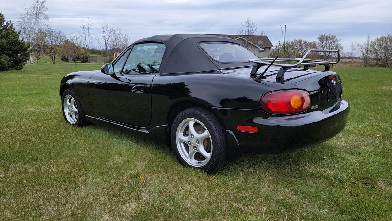 2000 Mazda NB MX-5 Miata - Image 19 of 31