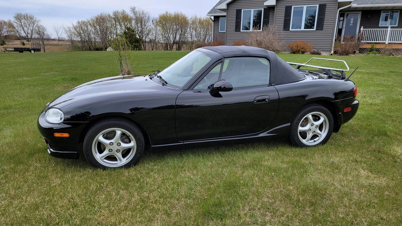 2000 Mazda NB MX-5 Miata - Image 11 of 31