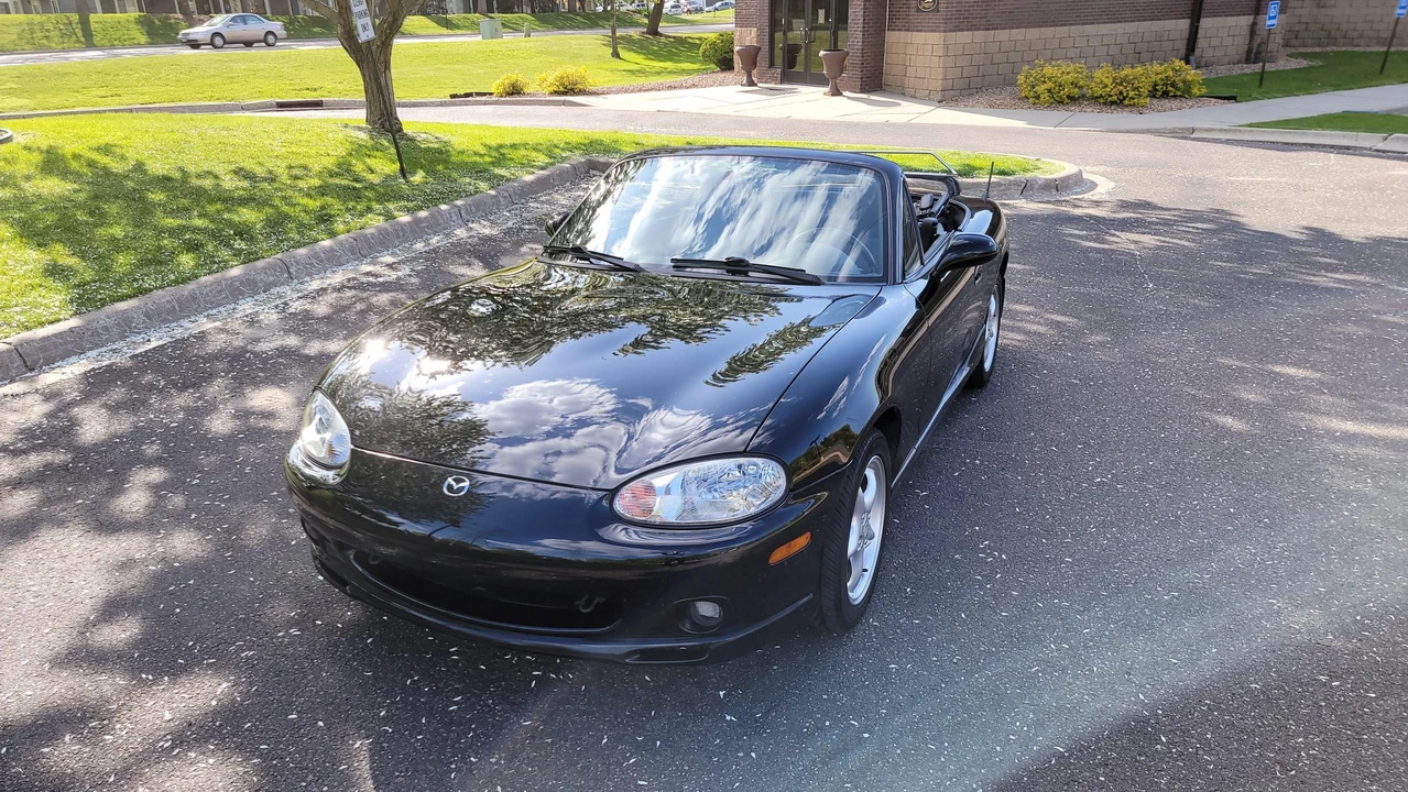 2000 Mazda NB MX-5 Miata - Image 2 of 31