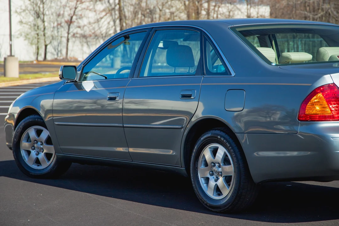 2000 Toyota Avalon 2nd Gen - Image 14 of 21