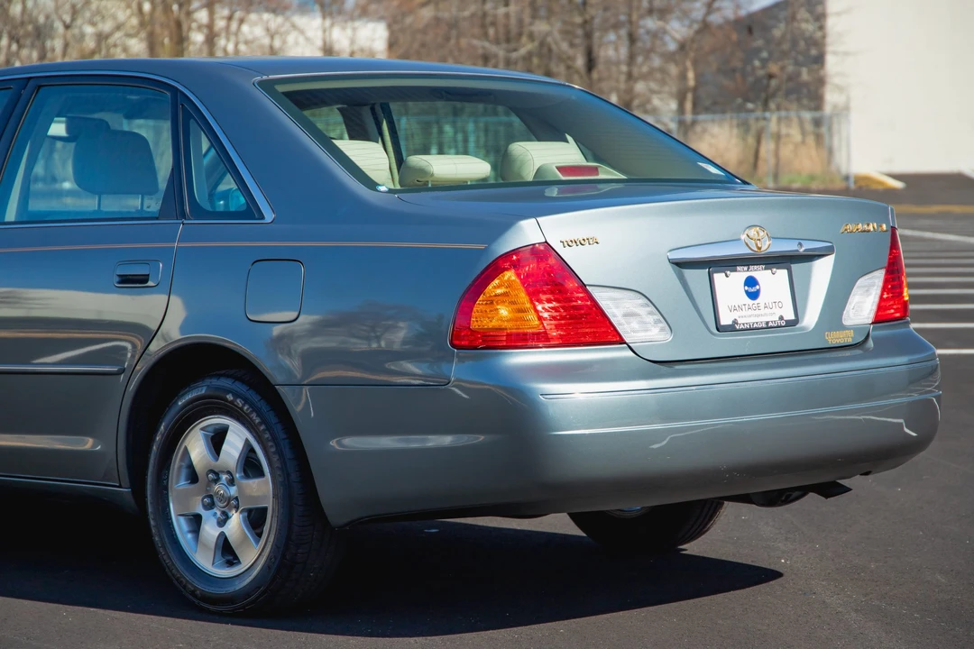2000 Toyota Avalon 2nd Gen - Image 15 of 21