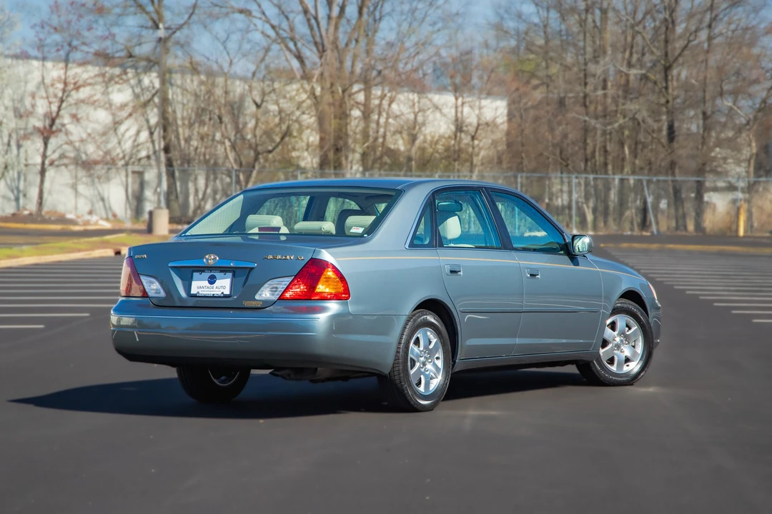 2000 Toyota Avalon 2nd Gen - Image 8 of 21