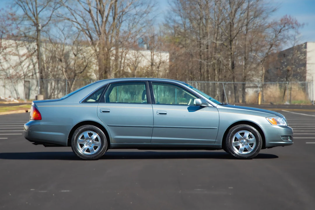 2000 Toyota Avalon 2nd Gen - Image 9 of 21