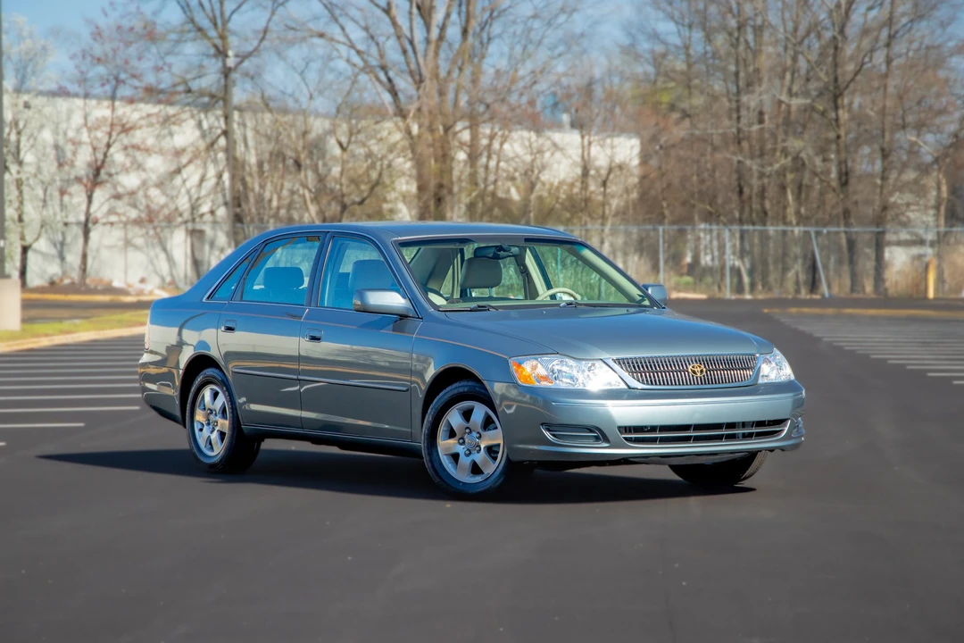 2000 Toyota Avalon 2nd Gen - Image 10 of 21