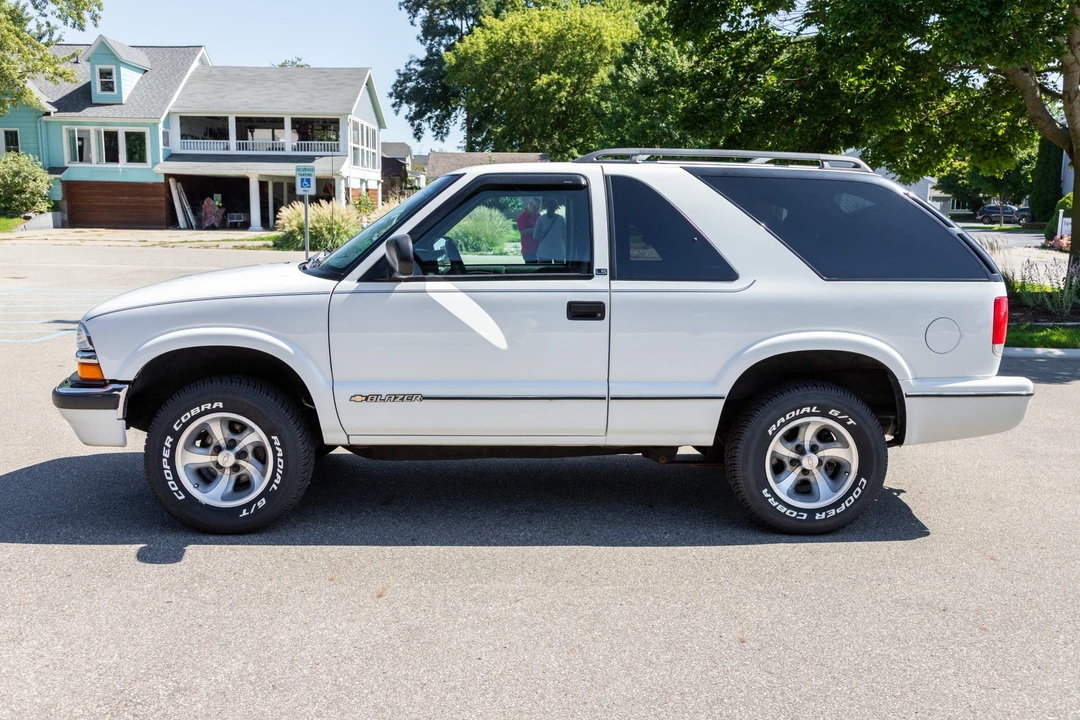 2001 Chevrolet S-10 Blazer 2nd Gen - Image 12 of 31