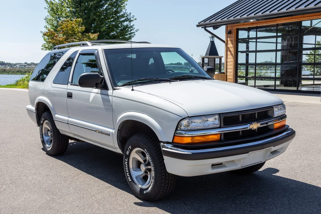 2001 Chevrolet S-10 Blazer 2nd Gen - Image 5 of 31